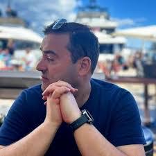 Robert Warzecha's Instagram, Twitter & Facebook