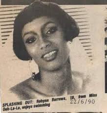 Do y'all think she could be in Miss Bahamas?🤣