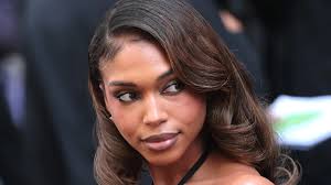 Steve Harvey's Daughter Lori Flaunts Toned Abs in String Bikini