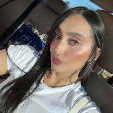 Laura Ramirez (@LauRamirez20)