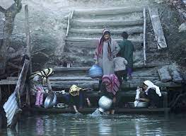 斯利那加srinagar 北部的一个村庄 人们在河边清洗衣物和碗碟 印控克什米尔kashmir 3月22日是世界水日world water day 联合国报告显示 目前全世界仍有7 5亿人缺乏安全的饮用水 超过25亿人无法享有安全的卫生设施 摄影师 farooq kh favorite