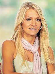 Dara rolins, respectively darina rolincová, was born darina gambošovánote 1 on december 7, 1972 in bratislava, former czechoslovak socialist republic.27 she is the younger daugter of zlatica. Dara Rolins Tetovanie File Rytmus Dara 2013 Jpg Wikimedia Commons Slovenka Si Zo Spanielskej Metropoly Okrem Zazitkov Priniesla Aj Pasik Heny Na Ä¾avom Zapasti Valene Moshier
