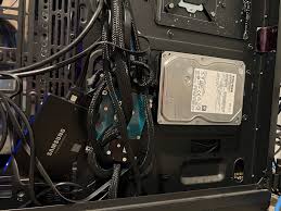 What's the best way to mount my hard drive and add in my pc : r/pchelp