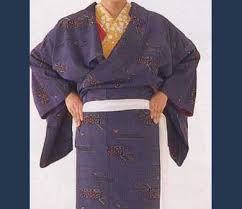 Stretch the left end and close datejime. How To Wear A Kimono A Very Comprehensive Guide Question Japan
