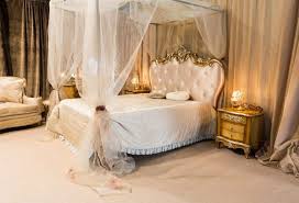Luxury Gold And White Bedroom Ideas With Canopy Bed Decolover Net Luxury Bedroom Master Country Bedroom Decor French Country Decorating Bedroom