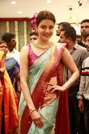 Kajal aggarwal ретвитнул(а) hyderabad times. Kajal Aggarwal Saree Stills At Vidhatri Shopping Mall Launch South Indian Actress