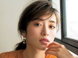 ブロンズのシャドウ風ラインで 艶っぽヘルシー顔に 美的 com 艶肌 アイメイク ファンデーション