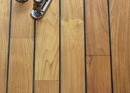 Parquet massif en bois exotique. Pas Cher Parquet Massif Salle De Bain En Teck Avec Joint Integre