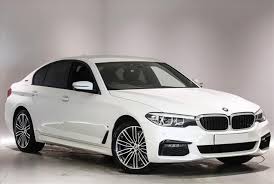 It comes with 19in wheels (18in on the 530e), a sportier bodykit, black rather than chrome exterior trim, sport seats, an m sports steering wheel, a black headlining and an instrument panel wrapped in faux leather (or as bmw puts it. 2018 Bmw 5 Series Saloon 530e M Sport 4dr Auto Peter Vardy