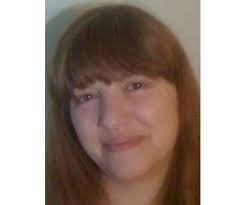 Lori Bloom's Instagram, Twitter & Facebook