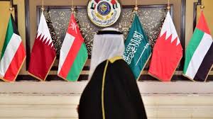 عقّب الشيخ حمد بن جاسم آل ثاني، رئيس وزراء قطر الأسبق، على أنباء المصالحة الخليجية وإعلان الكويت الاتفاق على فتح الأجواء والحدود. Z2ep C6j0ev4 M