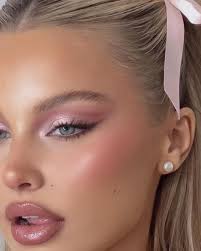 We had a Barbie moment💅🏼🩷🎀 @pia_evans Key products- @charlottetilbury  Rose Gold Eyes to Mesmerise @diorbeauty Highlight palette light  @charlottetilbury Pinkgasm Blush @diorbeauty Dior Backstage blush 001  @stilacosmetics Liquid Brown Liner ...