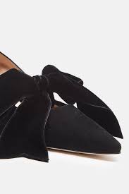 Pin By Yirelys On Velvet Crush Black Pumps Black Suede Velvet