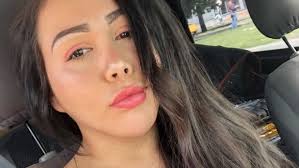 Se han encontrado 101 resultados. Yina Calderon Tras Criticas Yo Natural No Tengo Sino El Alma