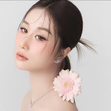 VĂN PHÁT NGUYỆN VÃNG SANH (Liên Trì Đại Sư) Cúi lạy Phương Tây cõi An Lạc.  Tiếp dẫn chúng sanh Đại Đạo Sư. Nay con phát nguyện, nguyện vãng sanh, Xin  Đấng