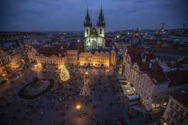 Η τσεχία, επίσημη ονομασία τσεχική δημοκρατία, είναι χώρα στην κεντρική ευρώπη που συνορεύει προς τα βόρεια με την πολωνία, με τη γερμανία στα βορειοδυτικά και τα δυτικά. Tsexia Efhbos Epese Apo Ton 19o Orofo Kai Ezhse In Gr
