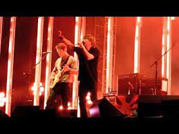 Radiohead A Wolf At The Door Radiohead Live In Praha Vintage Doors Radiohead House Designs Exterior