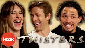 Daisy Edgar-Jones ( serie Normal people ) @ Paris 6 july 2021 Fashion Week  after the show Chanel