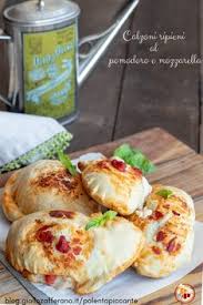 Posate sulla placca del forno rivestita di carta apposita. 35 Idee Su Panzerotti Nel 2021 Ricette Idee Alimentari Ricette Di Cucina