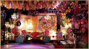 Pakistani Truck Art Inspired Mehndi Stage Truck Art Weddings Decor D In 2020 Mehndi Decor Mehndi Stage Pakistani Mehndi Decor