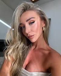 Charlotte Burton (@charlotte__burton) • Instagram photos and videos