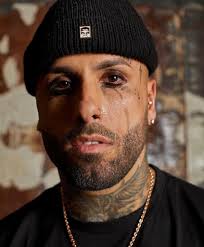NICKY JAM INICIA EL AÑO NUEVO CON SU NUEVO SENCILLO “OJOS ROJOS”