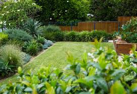 Foliage that is lacy in appearance would highlight a plant with more rounded leaves. Coastal Garden Design Maritim Garten Sydney Von Landart Landscapes