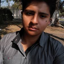 📢Servicio a la Comunidad ESIQIE A los dueños de estas credenciales, favor  de recuperarlas en el Departamento de Gestión Escolar