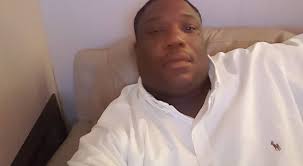 Picture sharing and mermaid spotting joke in Happy Hill