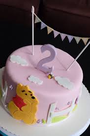 Les illustrations des ouvrages sont l'œuvre d'ernest howard shepard. Gateau Winnie L Ourson Pour Fille Winnie The Pooh Cake Decoration Gateau Idee Gateau Gateau Bapteme Garcon