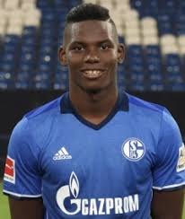 Breel embolo (23) ist botschafter von fairtrade max havelaar. Weltmeisterschaft Von Der Wm In Den Kreisssaal Schweizer Embolo Wohnt Geburt Seiner Tochter Bei News Fussballdaten