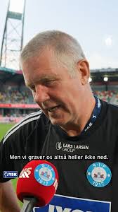 Kent Nielsen var ærgerlig efter 1-1 mod KA Akureyri, men cheftræneren ser  heller ingen grund til at grave sig ned over det uafgjorte resultat., Se  hele interviewet på silkeborgif.com