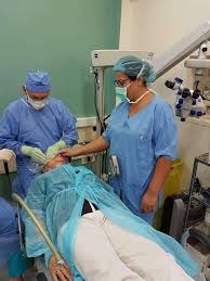 He personally makes sure to entertain each of his guests, transmitting, with his charisma. Degenerescenta Maculara Despre Tratamentul Dmlv