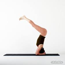 Learn the foundations of headstand pose or sirsasana! 4 Min Head Stand Challenge Trainer Workout By Kimberly Shealy Workout Trainer By Skimble
