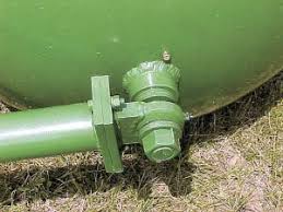 I think this was either a large air cylinder or hydraulic cylinder. Farm Show Magazine The Best Stories About Made It Myself Shop Inventions Farming And Gardening Tips Time Saving Tricks The Best Farm Shop Hacks Diy Farm Projects Tips On Boosting Your Farm Income