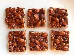 Come vedrete oltre al torrone cioccolato e nocciole potrete realizzare anche il torrone al cioccolato bianco o quello al cioccolato al latte, tutto dipenderà dai vostri gusti. Ricetta Torrone Siciliano Tradizionale Youtube
