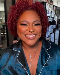 Most Beautiful Smile Award Goes To 🤎 @mentally_stimulated MUA:  @nicholerayartistry Makeup Deets 💋 #glambynicholeray Brows:  @benefitcosmetics Eyeshadow: @painted.co Eyeliner: @nyxcosmetics Lashes:  @jlashusa Mascara: @toofaced Skin Prep: @milkmakeup ...