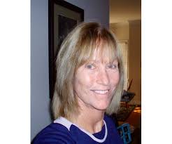 Elizabeth Meiners's Instagram, Twitter & Facebook