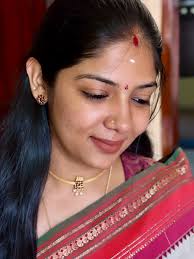 Day 6 🌺 . This saree falls under the category of “Edhula karai irukku,  enakku venda” passed down from my Ammammas cousin , to my ammama, and now  to me :) Because,