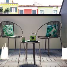 Abbiamo immaginato di arredare un bilocale per una coppia giovane, con salotto, zona living, bagno e camera da letto completi di tutto il necessario. Arredare Il Terrazzo In Modalita Low Cost Community Lm