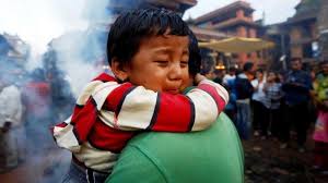 Ketakutan dan perkabungan akibat kecamuk pertikaian dalam deretan foto. Berharap Anak Berhenti Menangis Coba Doa Ini