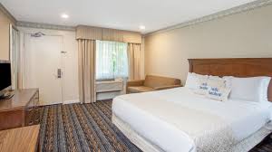 Days inn by wyndham east stroudsburg in east stroudsburg located at 838 seven bridge rd. Mission Valley Hotel Days Inn San Diego Hotel Circle