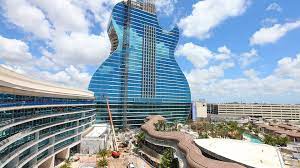 Un edificio de 12 pisos colapsó en la madrugada del jueves en miami beach dejando al menos un muerto y más de 50 desaparecidos. Hotel Guitarra De Hard Rock Seminole Acepta Reservaciones El Nuevo Herald