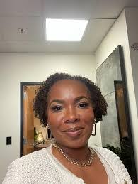 Edith Olivera's Instagram, Twitter & Facebook