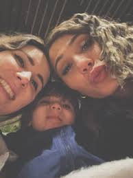 Cold hands, warm heart. ☔️🌧️❤️🫀