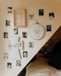 Bedroom wall decorating ideas pictures college. 14 Seriously Impressive Girl Dorm Room Layout Ideas