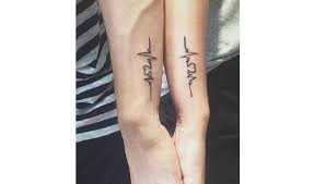 Find the perfect andrea delogu stock photos and editorial news pictures from getty images. Tatuaggi Di Coppia Elettrocardiogramma Dilei