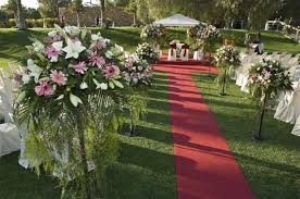 Estos se pueden hacer manteniendo la simetría que exista en el lugar o por el contrario se. Flores Para Decorar Bodas Decorar Gallery
