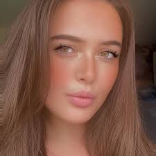 My friend is visiting from abroad who used to live in the UK and she wants  a Sunday *CARVERY* but I don't know any! Any recommendations please?