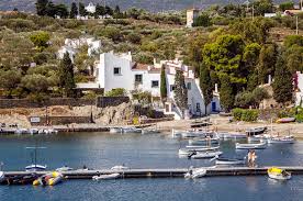 Finden sie hochwertige fotos, die sie anderswo vergeblich suchen. Dalis Haus In Portlligat Cadaques Spanien Redaktionelles Stockfoto Bild Von Zieleinheit Feiertage 18165958